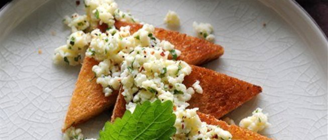 Омлет с сыром и мятой