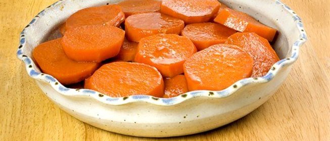 Карамелизованный сладкий картофель с патокой и черным кунжутом