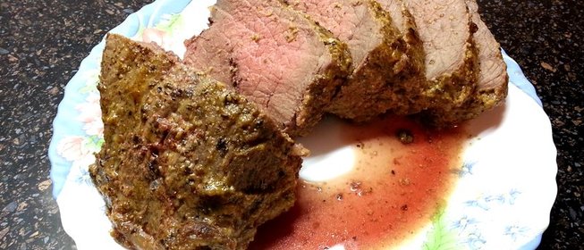 Говядина, запеченная с медом и горчицей