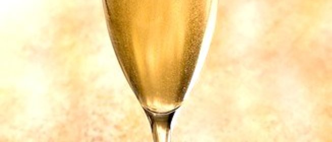 Новогодний грушевый коктейль с шампанским и лаймом