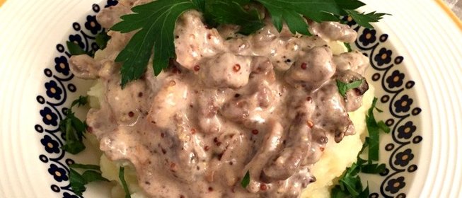 Говядина «Строганов» (Boeuf Stroganoff)