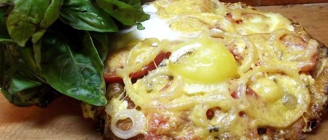 Грибная пицца с яйцом