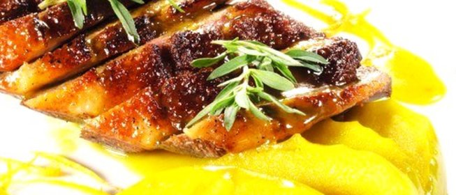 Свинина в кленовой глазури с яблоками