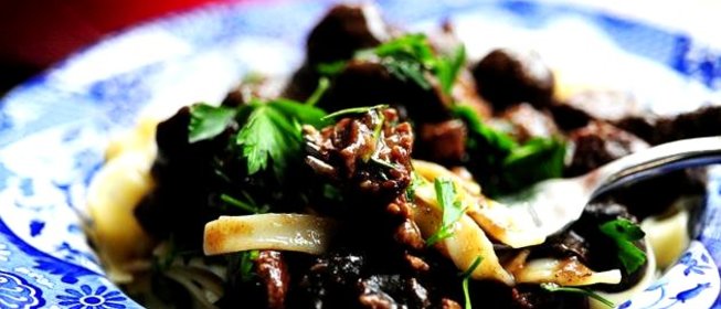 Говядина с грибами