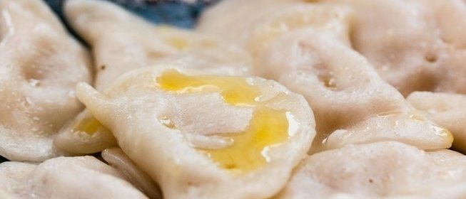 Вареники с яблоком и корицей