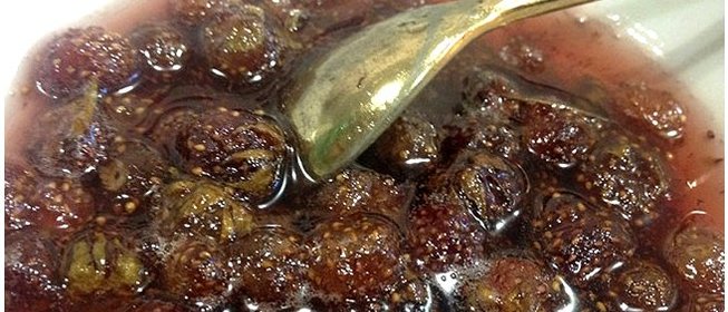 Земляничное варенье с хвостиками