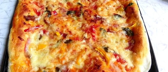 Пицца с болгарским перцем и сулугуни
