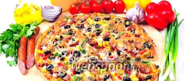 Пицца с курицей и охотничьими колбасками