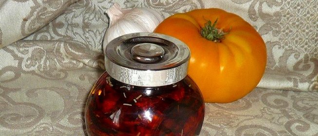 Вяленые помидоры с розмарином и чесноком