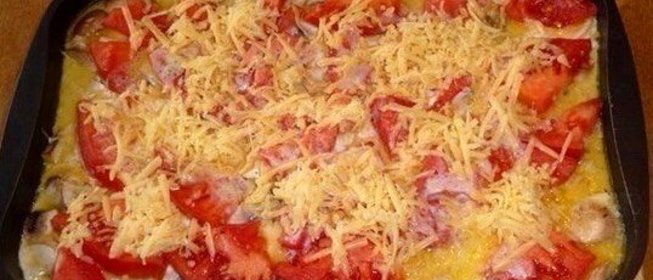 Свинина, запеченная с овощами под соусом бешамель