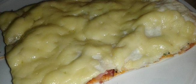 Пицца на тонком лаваше