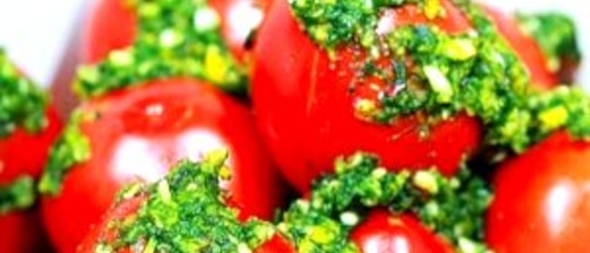 Помидоры фаршированные зеленью