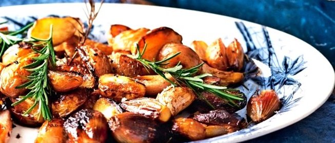Запеченный картофель с чесноком