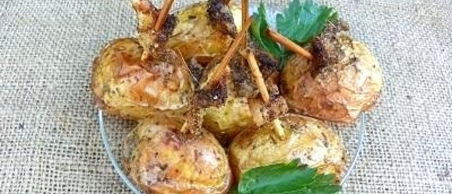 Картофельные лодочки с салом