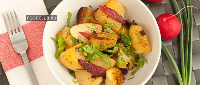 Жареный картофель с красным луком