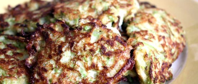Оладьи из цукини со сметаной и мускатным орехом