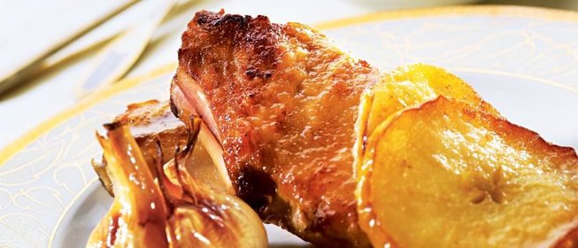 Свинина по-валлийски с чесночным фланом