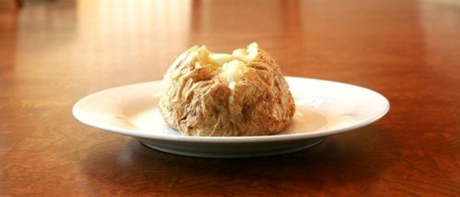 Печеный картофель с чесноком