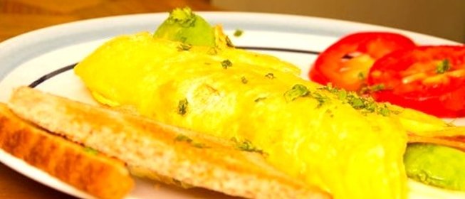 Омлет с авокадо