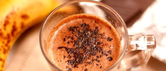 Горячий банановый коктейль с шоколадом