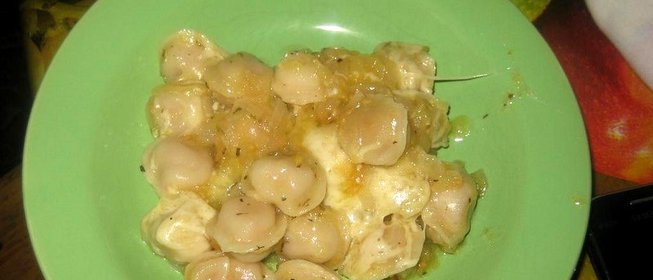 Пельмени с помидорами