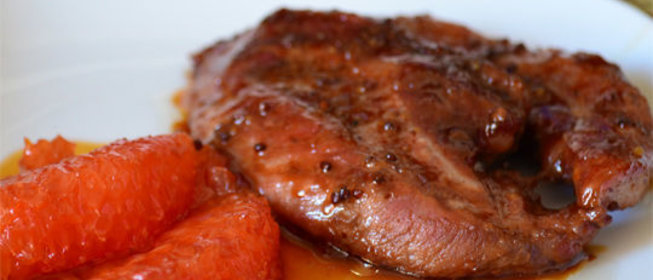 Свинина с карамелизованным грейпфрутом