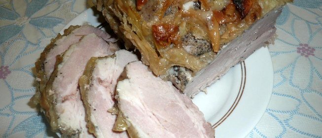 Свинина запеченная с яблоком