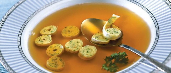 Бульон с блинчиками