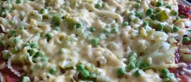 Пицца с фенхелем и зеленым горошком