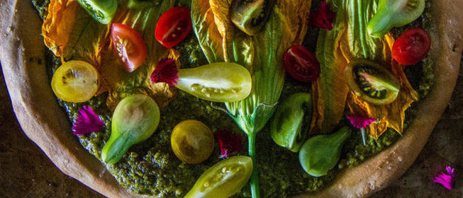 Пицца с цветами тыквы