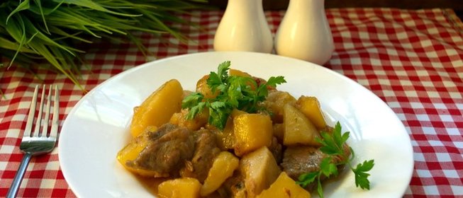 Свинина с картофелем в духовке