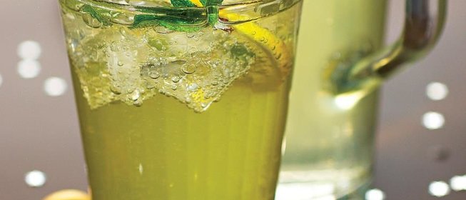 Детский коктейль с лимоном и мятой