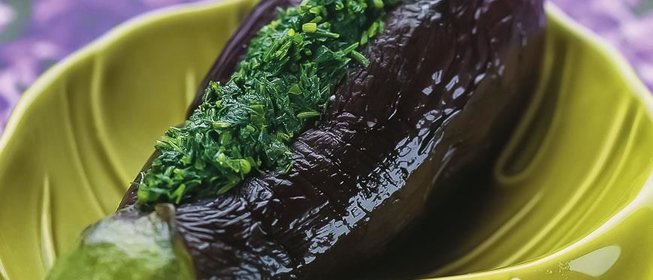 Баклажаны, фаршированные зеленью