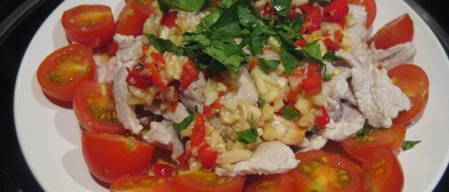 Свинина отварная с овощами