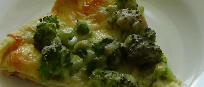 Сырная пицца с брокколи