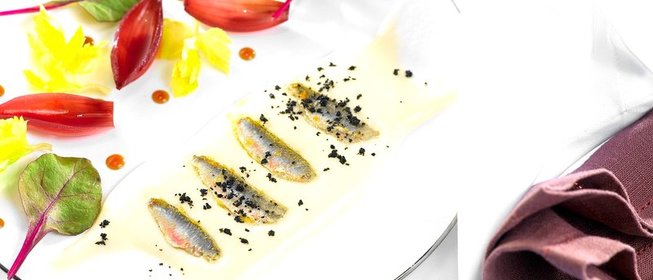 Жареная барабулька и лук со вкусом винограда «изабелла»
