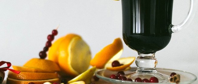 Глинтвейн с фруктами и специями