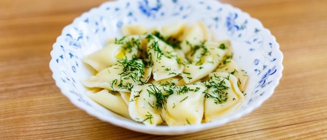 Вареники с соленым творогом и зеленью