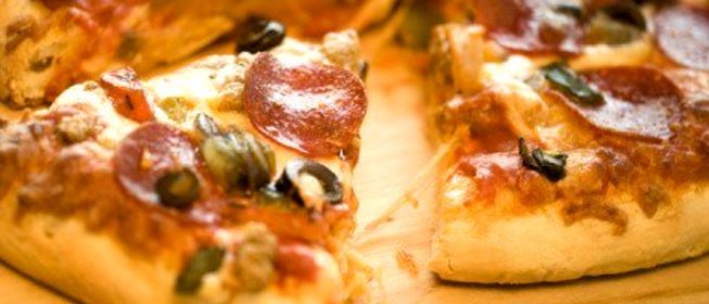 Зерновая пицца с салями