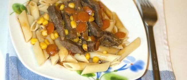 Говядина с морковью и кукурузой