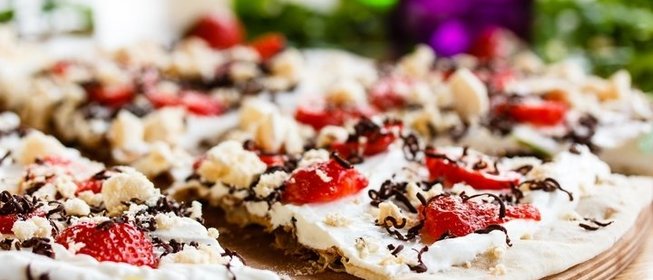 Пицца с клубникой