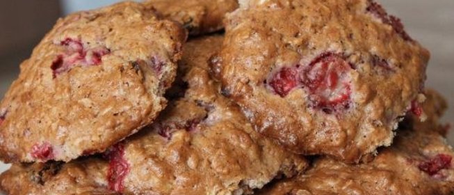 Овсяные печенья с клубникой