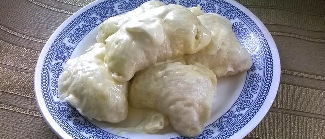 Паровые вареники с творогом и изюмом