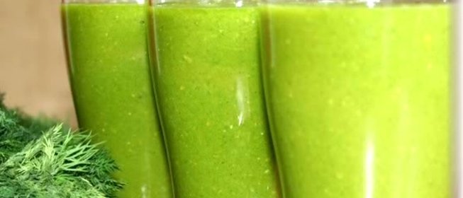 Зеленый коктейль с мандарином