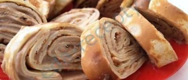 Блинный рулет с шоколадным кремом