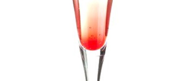 Новогодний клубничный коктейль с шампанским
