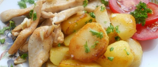 Картофель с куриным филе и соевым соусом