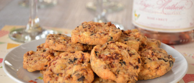 Итальянское печенье с оливками и чоризо