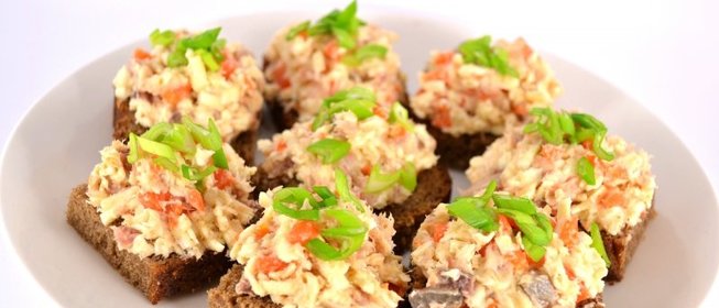 Закуска из сельди и плавленного сыра