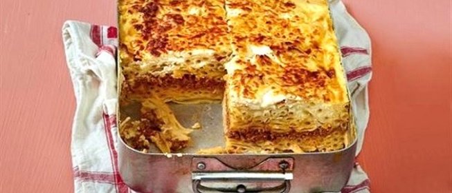 Запеканка с фаршем под соусом Бешамель